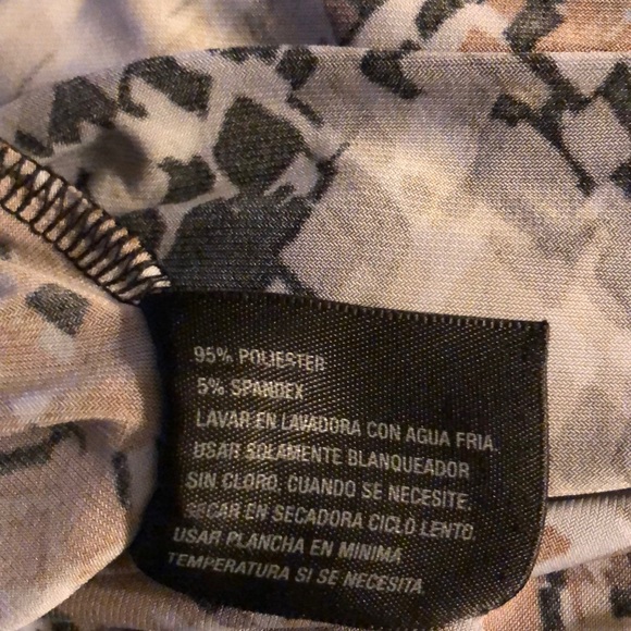 East 5th Woman Top - Picture 4 of 4